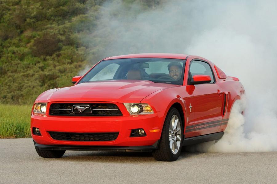 Ford Mustang V6 2011 года  (фото 15 из 93)